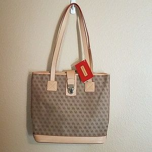 Dooney & Bourke medium shopper bag/purse
